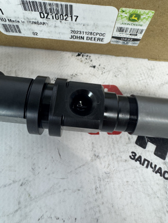 Топливная форсунка John Deere DZ100217 / 095000-6490 (Оригинал)