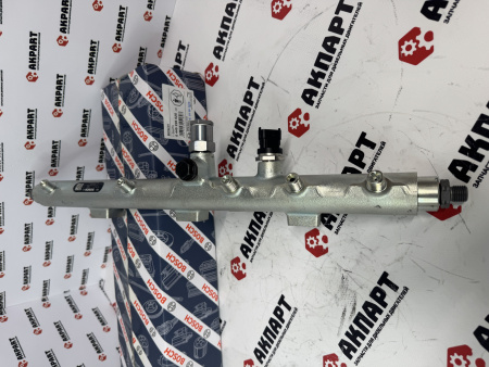 Рампа топливная Bosch 0445226025 / 6745-71-4310 / 3963815 (Оригинал)